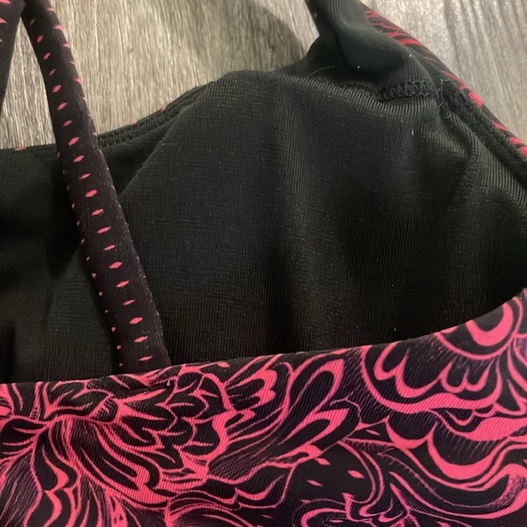 Lululemon sports bra lot size 4 - Picture 10 of 16